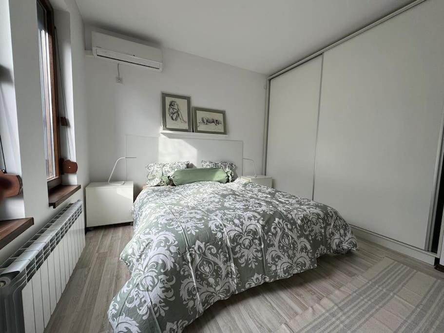 Kazanlak Large Guest House Apartment Near The Center With Full Kitchen & Dining Room, King Beds, Garden Patio, Free Parking & Self Check-In Εξωτερικό φωτογραφία
